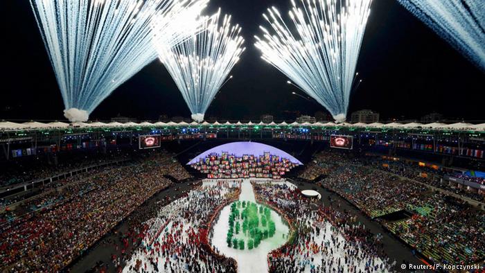 تصاویر/ حواشی دیدنی حضور کاروان ایران در افتتاحیه المپیک ریو