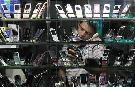 چند درصد کاربران ایرانی هنوز به موبایل و اینترنت دسترسی ندارند؟
