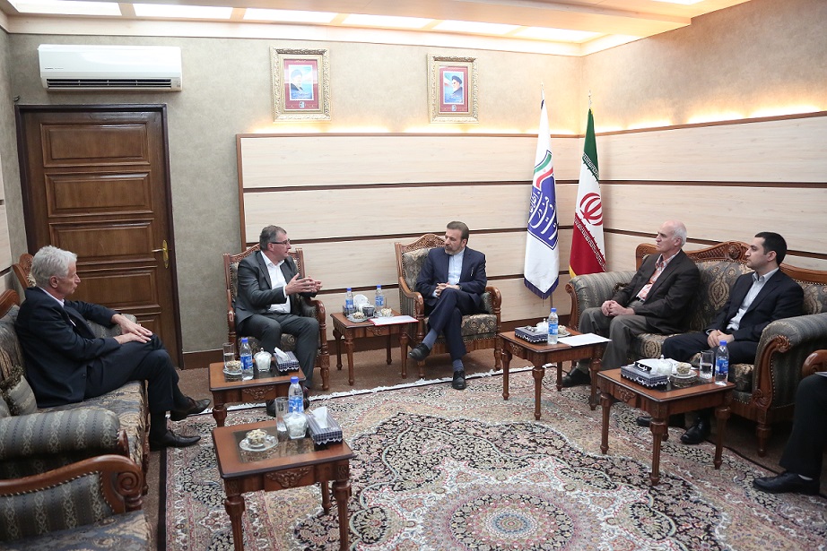 از همکاری مشترک شرکت‌های دانش بنیان ایرانی با شرکت‌های خارجی حمایت می‌کنیم