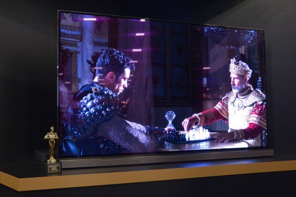 بزرگ‌ترین تلویزیون «او ال ای دی» یک شرکت آسیایی رونمایی شد