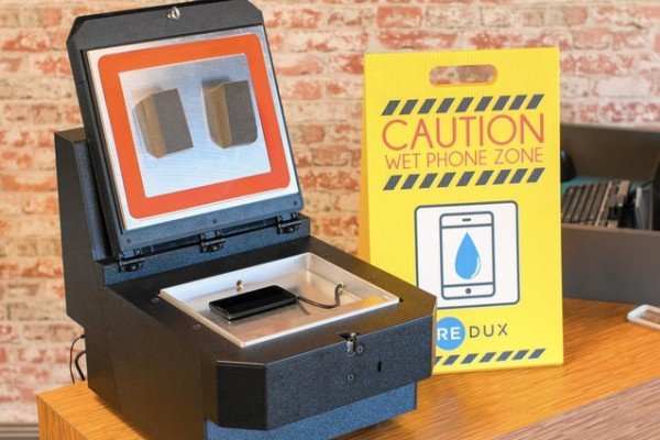 دیگر نگران افتادن گوشی هایتان در آب نباشید