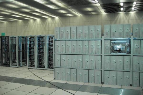 این رایانه های سرور از سال ۱۹۹۳ مشغول به کار هستند