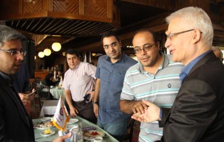 تصاویر/ نشست صمیمانه‌ی مدیران ارشد بانک ایران زمین با اصحاب رسانه