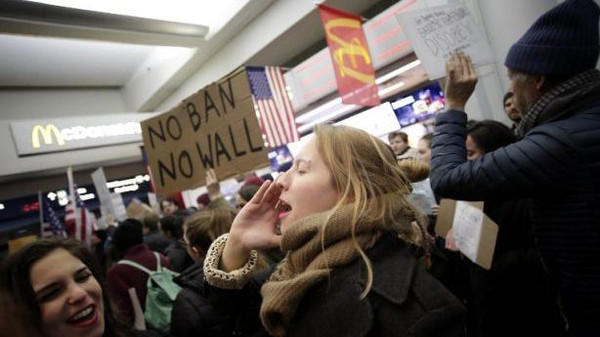 یهودیان آمریکا هم در کنار مسلمانان، علیه ترامپ شعار دادند