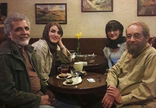 بهروز افخمی و مسعود فراستی به همراه همسران جوانشان (+عکس)