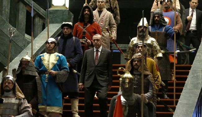 ابراز تردید توئیتری در واقعی بودن کودتای نافرجام ترکیه