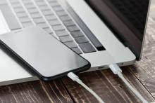 لپ تاپ و گوشی