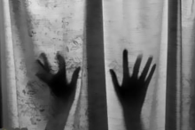 هتک حرمت شبانه دختر تنها توسط مرد افغان 