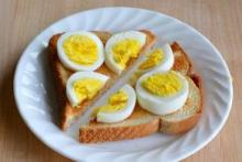 چه صبحانه ای بخوریم تا چاق نشویم؟ 