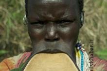 روش عجیب برخی دختران دم بخت برای بزرگ کردن لب!+ عکس