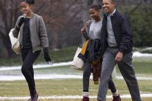 اوباما همسرش را ترک کرد +تصویر