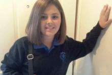 دختری زیبا که روزی ۱۸ ساعت در دستشویی است+عکس