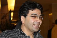 دفاع یک خبرنگار از «فرزاد حسنی» و اعتراض آزاده نامداری 