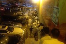 صف سعودی ها برای خرید آیفون 6 (عکس)