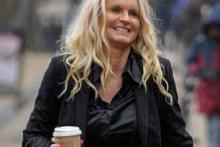 تصاویر غیراخلاقی کارمند زن باشگاه فوتبال در ایمیل بازیکنان (+عکس)