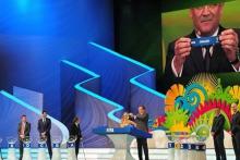 لباس خیلی منشوری مجری مراسم قرعه کشی جام جهانی +عکس