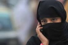 سنگسار یک زن پاکستانی به بهانه همراه داشتن موبایل! 