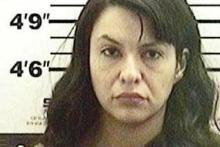 گوشی همراه از تجاوز خانم معلم به دانش آموزش پرده برداشت! /عکس