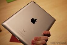 نماینده&lrm;ی مجلس &laquo;تبلت اپل&raquo; را با کتاب اشتباه گرفت! 