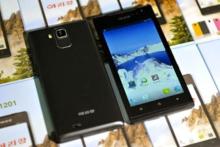 آغاز تولید موبایل هوشمند در کشوری که استفاده از اینترنت جرم است!