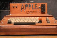 نخستین مدل کامپیوتر اپل، 668 هزار دلار فروخته شد+ عکس