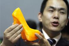 تصویری از یک کفش که با پرینتر سه&zwnj;بعدی چاپ شده است