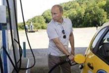 تصویر "پوتین" در پمپ بنزین بدون همراهی محافظان+ واکنش‎ها در شبکه‎های اجتماعی