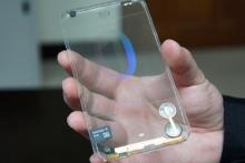 نخستین تلفن همراه شفاف به زودی به بازار عرضه می‎شود