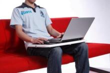 قرار دادن لپ تاپ روی پا منجر به فلجی می&lrm;شود