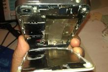 هشدار! خبر عجیب یک‌ زن درباره‎ی آیفون 4S+ عکس