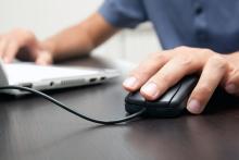 آقای مخابرات، پای مبارک را از گلوی اینترنت بردار لطفا! 