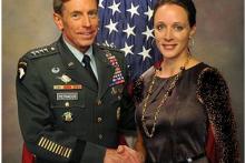 کشف ۵۰ ایمیل حاوی پیشنهادهای رابطه جنسی از رئیس سازمان سیا