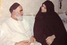 "نعیمه اشراقی" نوه امام خمینی: "فیس بوک" کلاس مردم شناسی است