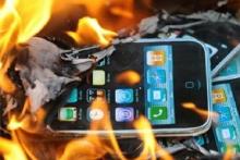 خاخام ارشد صهیونیست: «آیفون‌ها را به آتش بکشید»