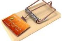 متصدی فروش نمایندگی خودرو عامل سرقت اطلاعات بانکی