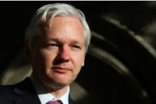 موسس ویکی&zwnj;لیکس خواهان پناهندگی سیاسی از اکوادور شد + تصویر