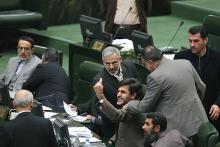 فحاشی کوچک زاده به یک خبرنگار در رستوران مجلس 