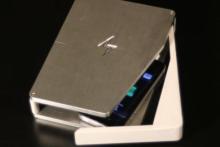 طراحی شارژر پاک کننده‏ی گوشی تلفن‏ همراه از آلودگی‏های خطرناک + تصویر