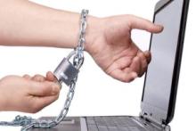 کشف فیلم ها و تصاویر خانوادگی شهروندان در یک "نت سرا"