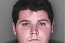 تعمیرکار رایانه ای که با یک برنامه از حمام دختران فیلم می گرفت! + عکس