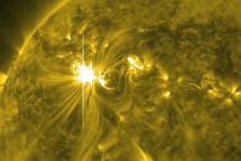 طوفان عظیم خورشیدی بدون اختلال در شبکه‌های ارتباطی به زمین رسید 