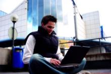 همدستی "اینترنت بی سیم و لپ تاپ" برای عقیمی مردان