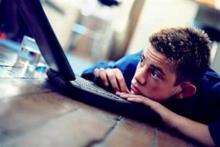 وزیر ارشاد: جوانان به جای مطالعه، وقت خود را پای اینترنت می‌گذرانند