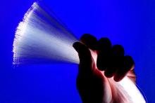 نائب رئیس هیات مدیره‌ی مخابرات ایران: نیازی به تعریف اپراتور فیبرنوری نیست	 