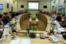 گفتمان علم و تکنولوژی به مناسبات سیاسی بین کشورها کمک می‏‌کند