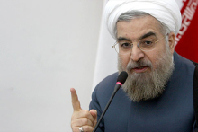 حسن روحانی: نمی‌توانیم دروازه‌های دنیا را به روی نسل جوانمان ببندیم/ از آن دورانی که رادیو را در قفسه می‌گذاشتند عبور کرده‌ایم/مگر می شود اینترنت را کنار گذاشت