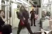 فیلم رقص دختر جوان در متروی تهران، تعجب کاربران را برانگیخت!  (+تصویر)
