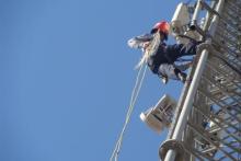 اخذ عوارض از دکل‌ها و آنتن های مخابراتی خلاف قانون است