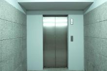 زورگیری از زنان در اسانسور