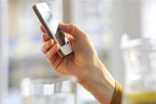 "اعمال فشار 13 کیلویی به ستون فقرات، زمان خیره شدن به صفحه موبایل"